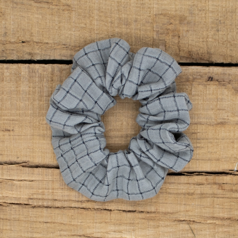 Chouchou gris à carreaux bleu marine – accessoire cheveux Petit Fripon
