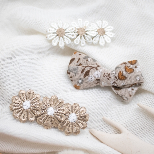 Lot de 3 pinces fleurs fleuri brun et blanc